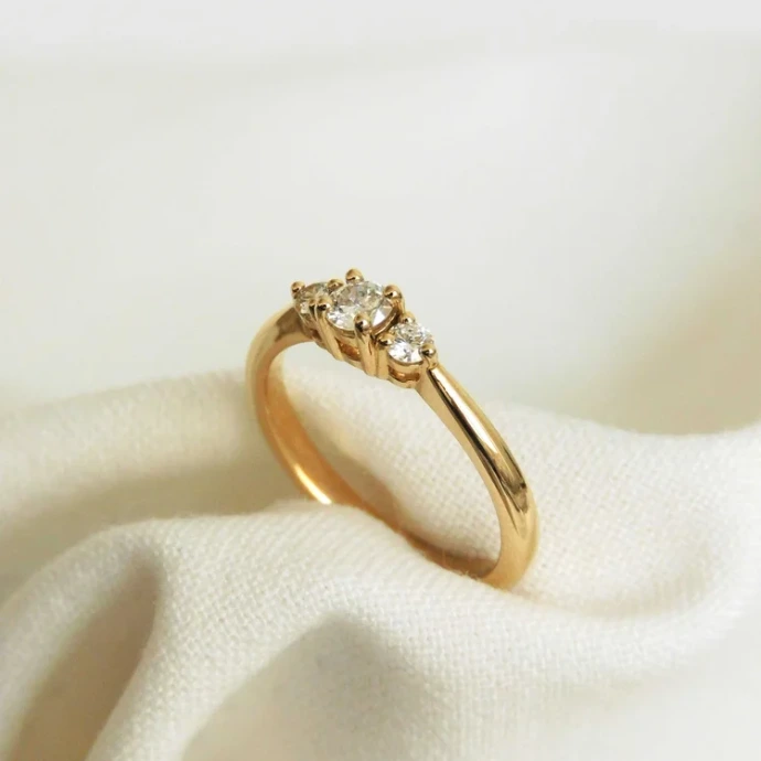 bague or jaune diamants